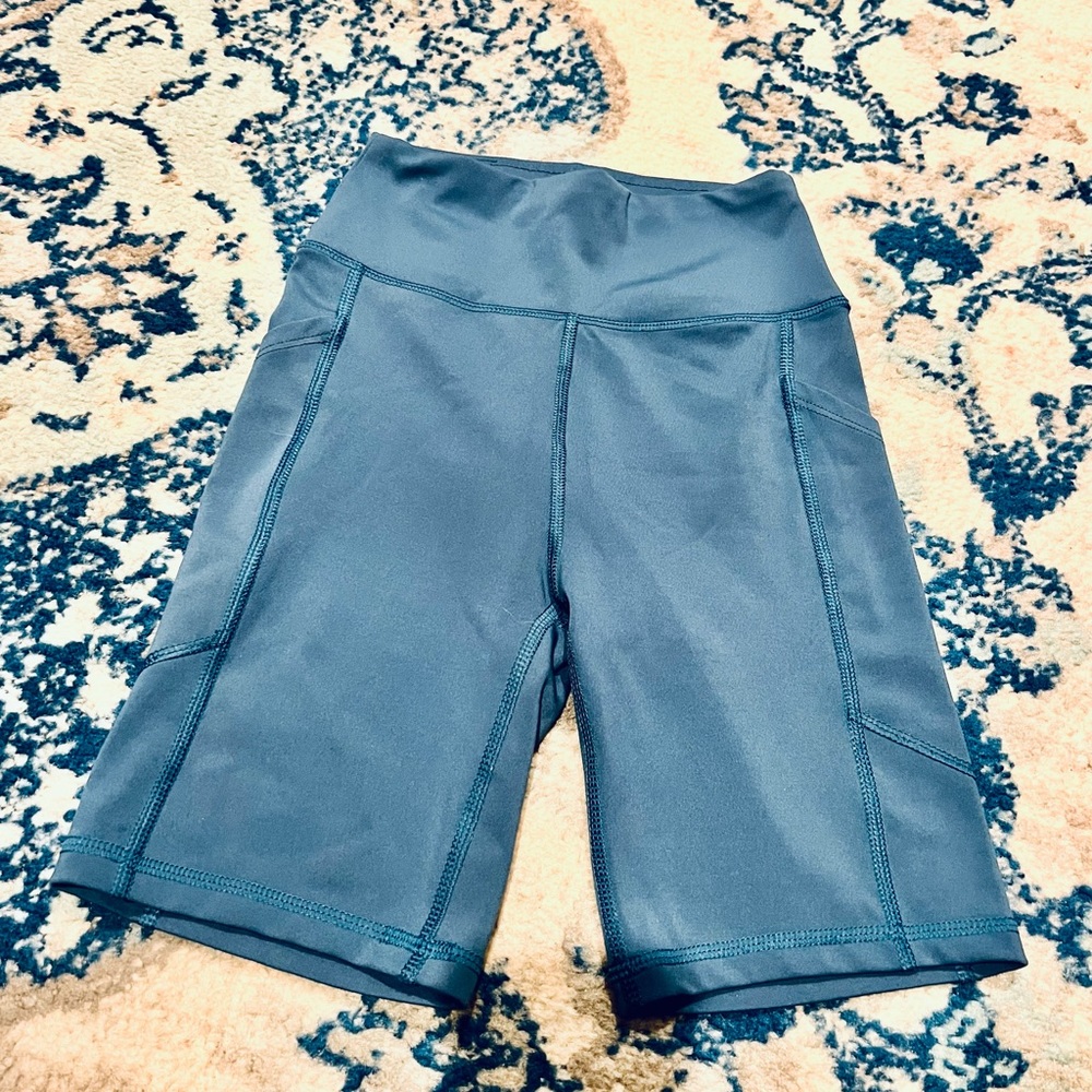 💙AE XXS The Everything
Pocket Highest Waist 7"
Bike Short💙🌟NWOT🌟 - Picture 5 of 10